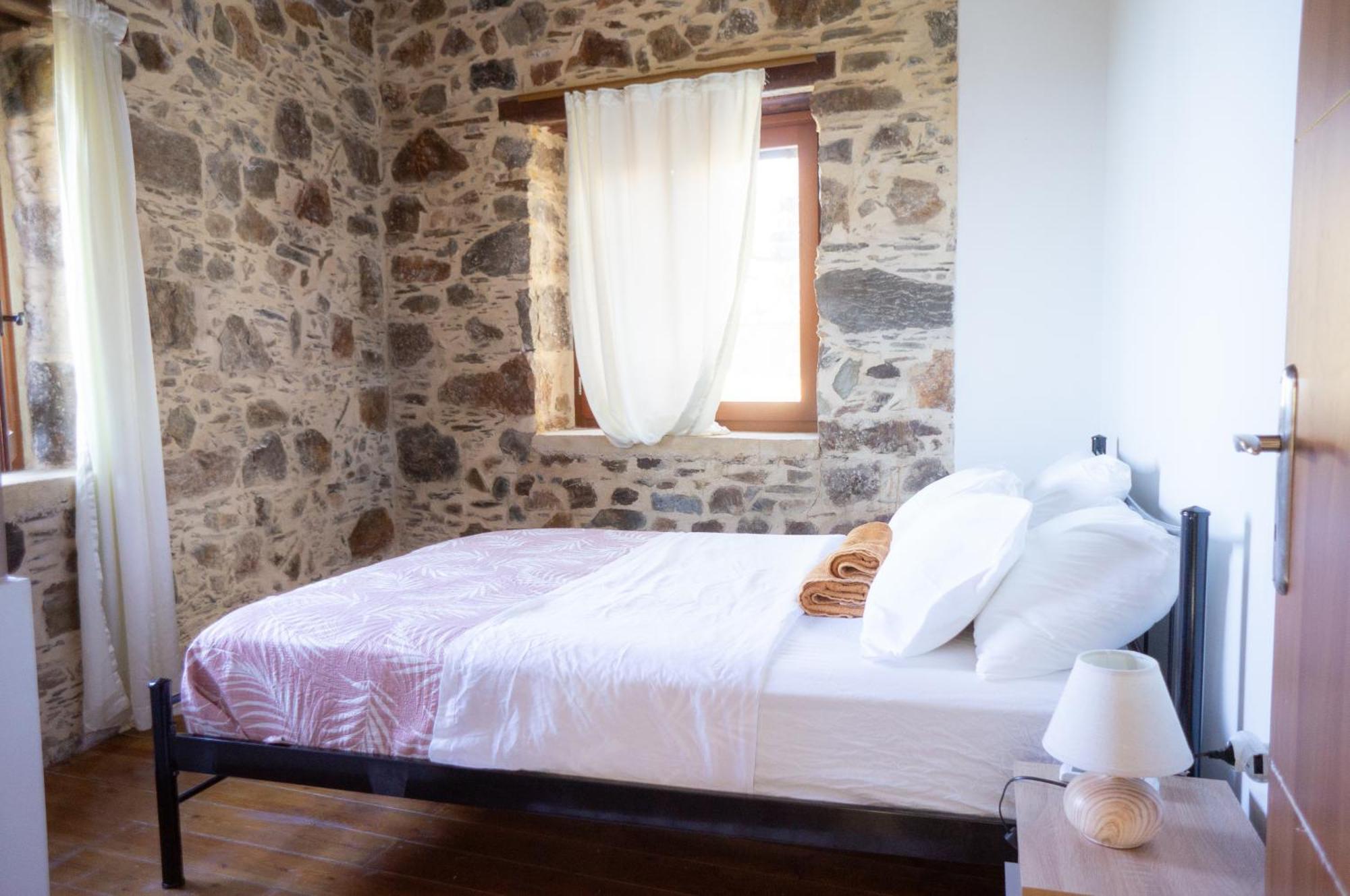 Casa vacanze Rosales Stone House