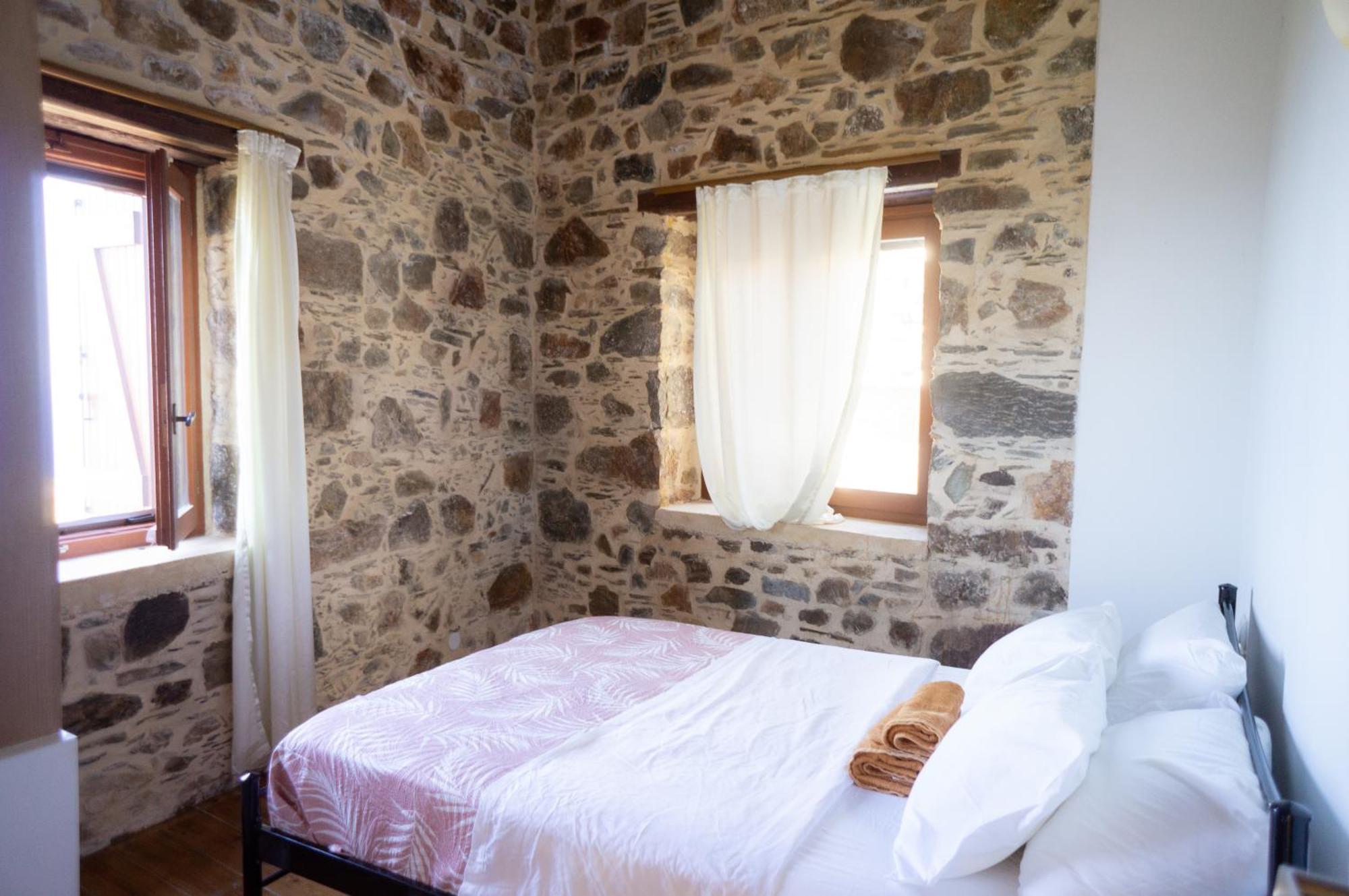 Rosales Stone House Casa vacanze AmigdhalokeFálion